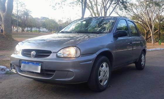 CHEVROLET CORSA 1.6 MPFI CLASSIC SEDAN 8V GASOLINA 4P MANUAL CHEVROLET CORSA 1.6 MPFI CLASSIC SEDAN 8V GASOLINA 4P MANUAL